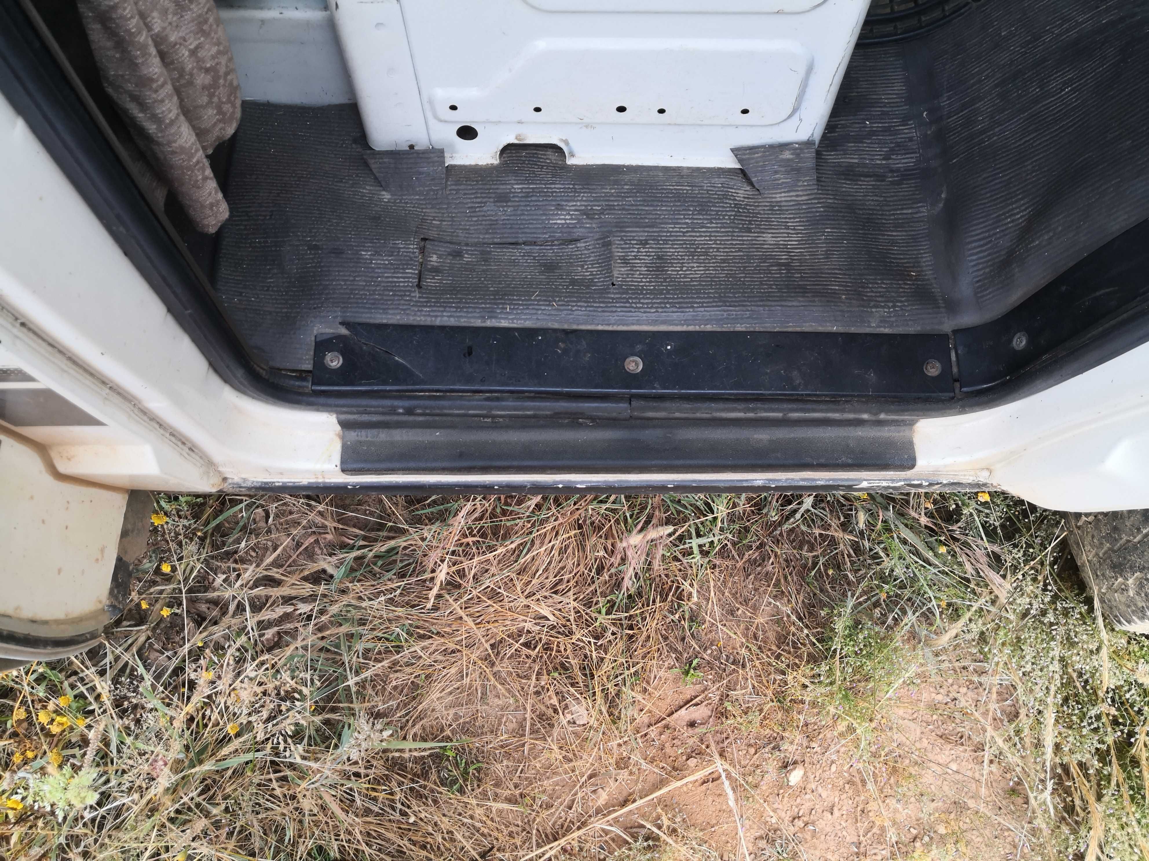 Autocaravana Hymer - espaçoso e confortável - com muitas peças novas