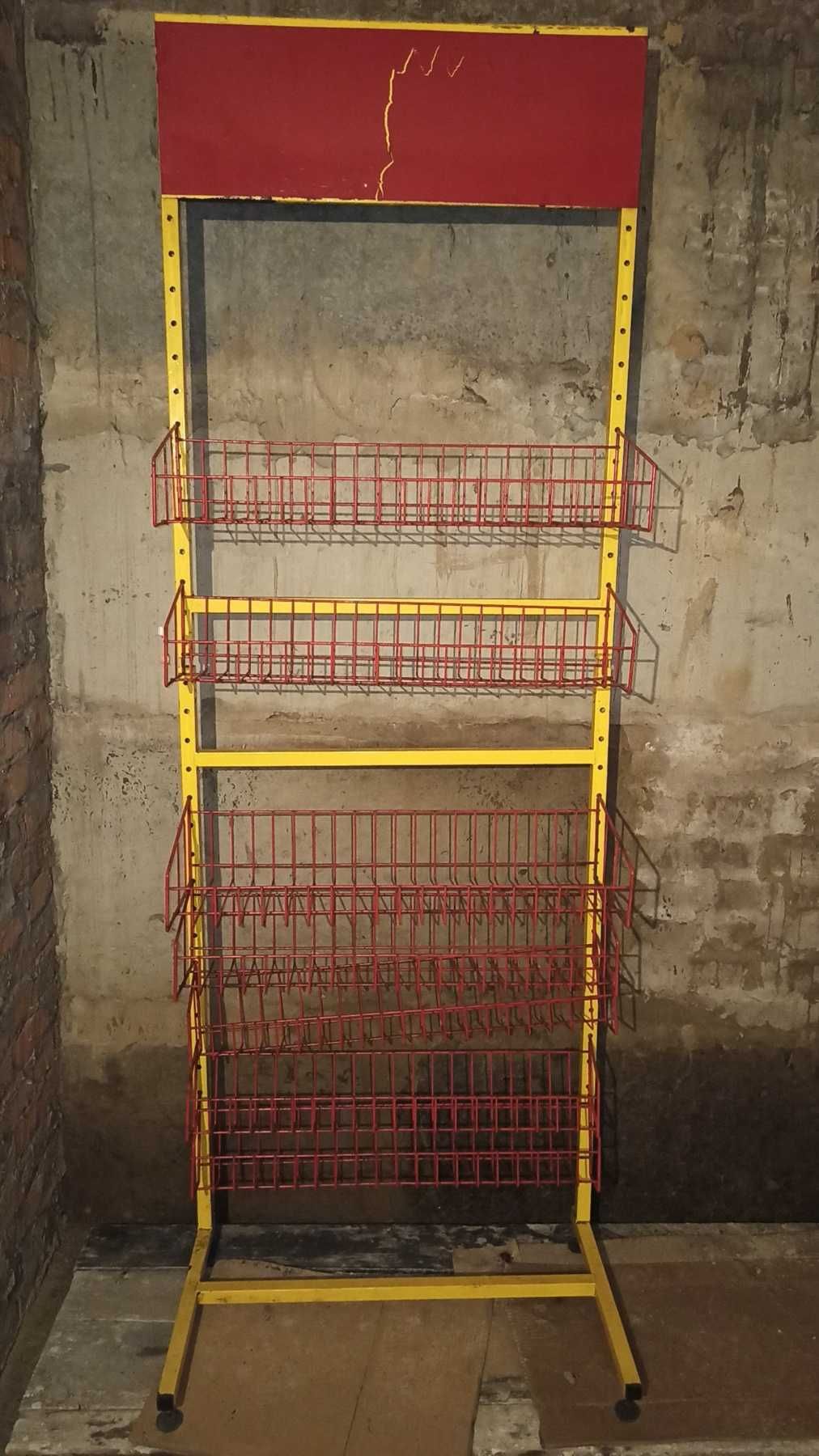 Продам б.у виставкову сітку для навісних дрібних товарів