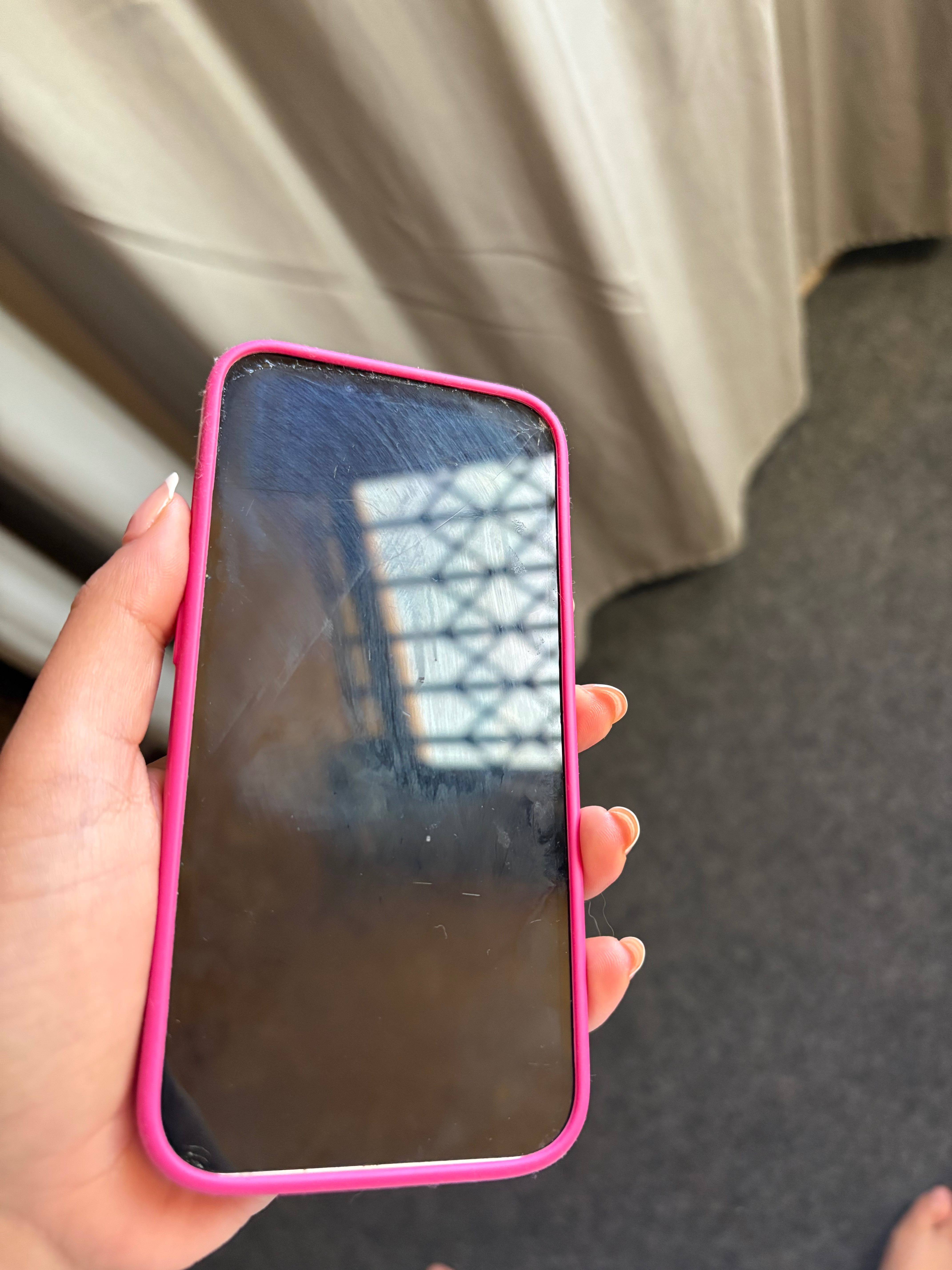 iPhone 13 256gb com ecrã partido