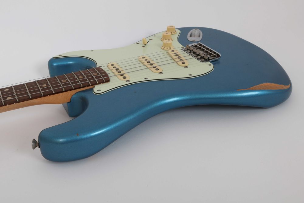 Fender Stratocaster Vintera Road Worn (1ª série) – Lake Placid Blue