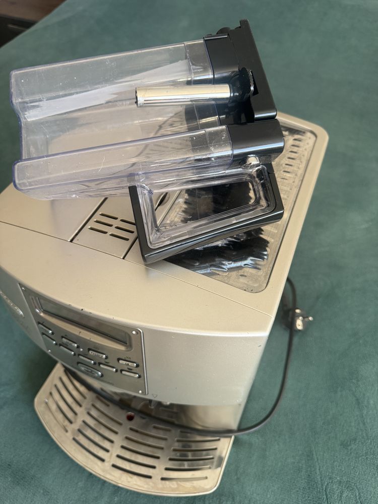 Automatyczny ekspres ciśnieniowy De'Longhi ESAM 3500.S 1350 W srebrny