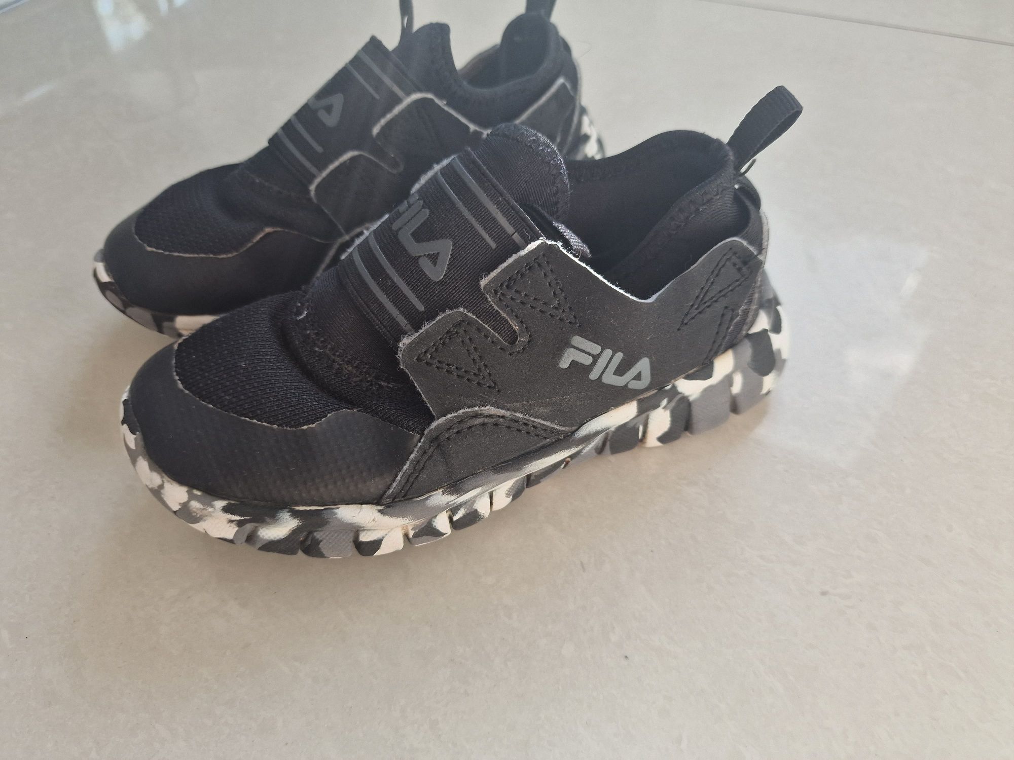 Sneakersy chłopięce Fila rozmiar 27