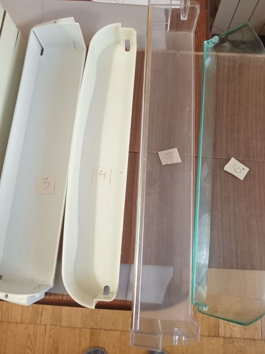 Полка на дверцята у холодильник