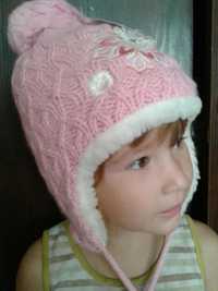 Зимняя тёплая шапка для девочки новая от 3-х до 6- ти лет.