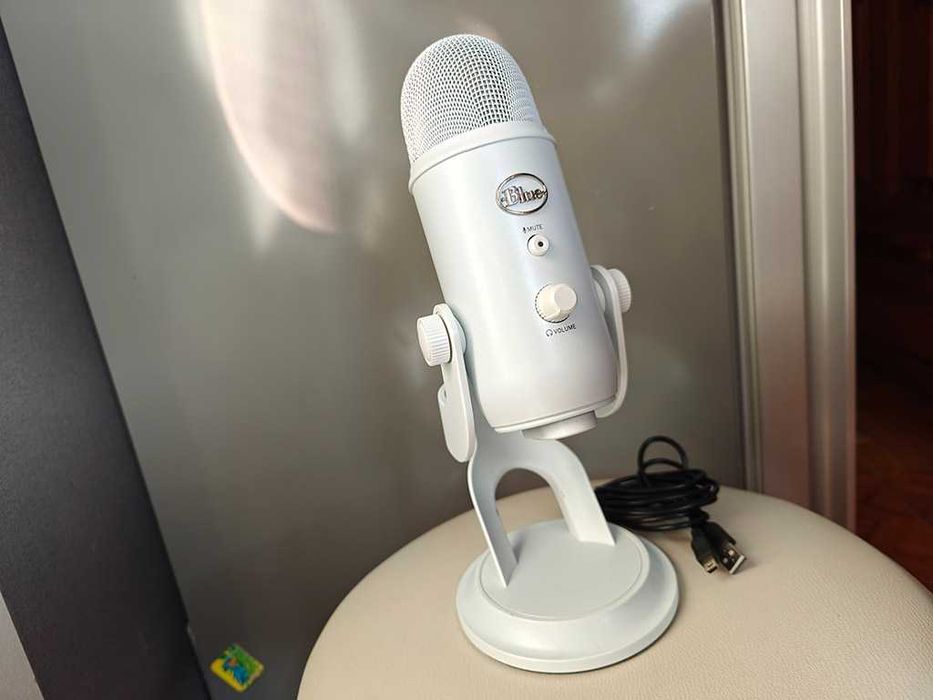 Микрофон Blue Microphones Yeti white