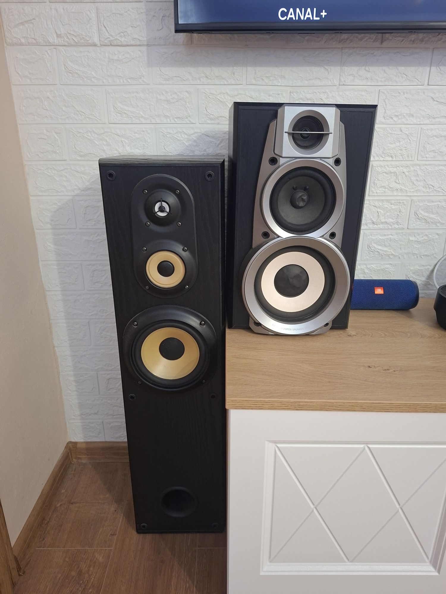 2 kolumny sony + wzmacniacz