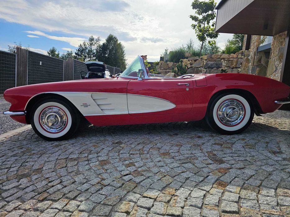 Corvette C1 Cabrio z 1961 do ślubu - wynajem Kraków i okolice