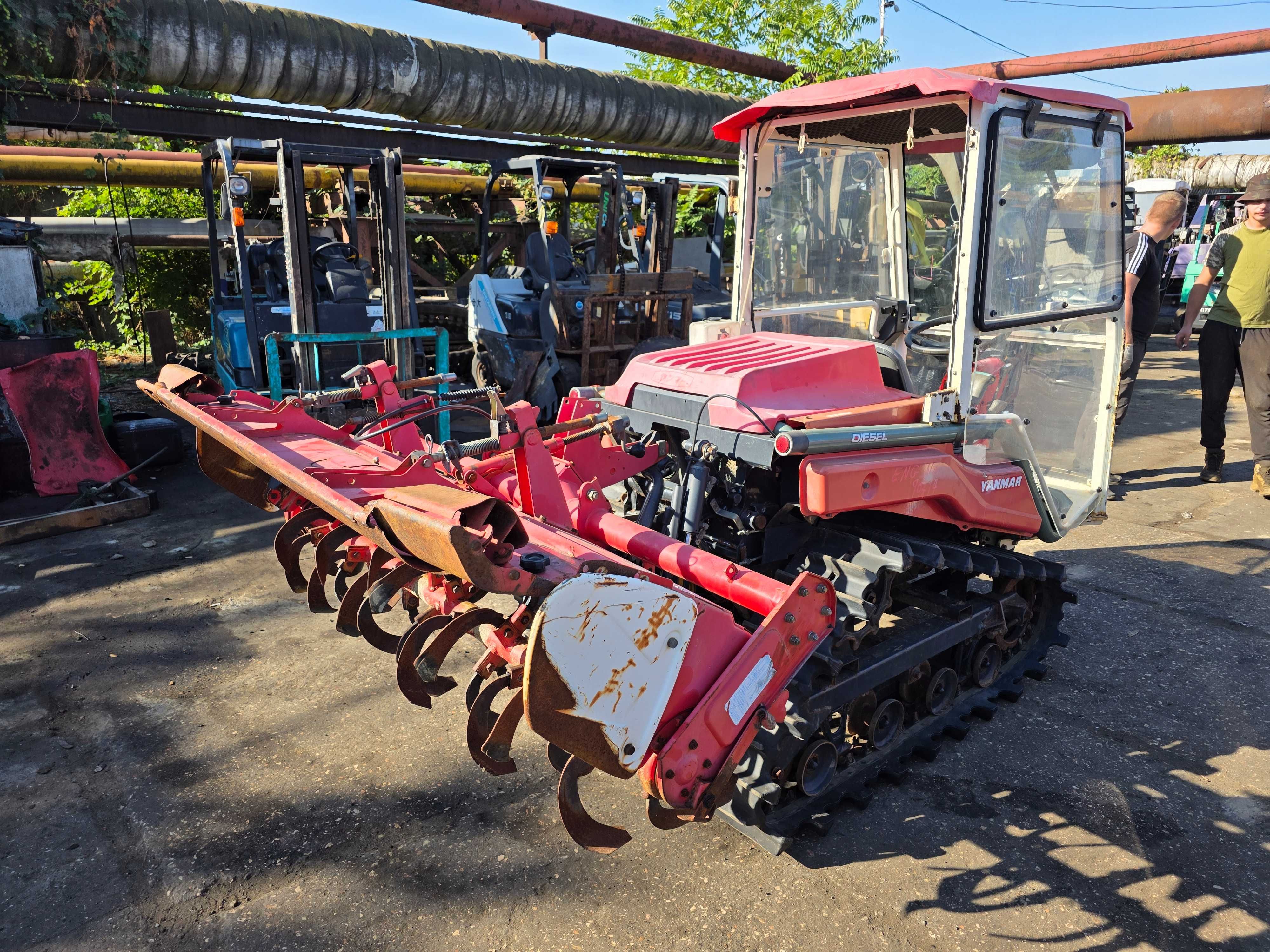 Міні-трактор гусеничний з кабіною YANMAR AC-18