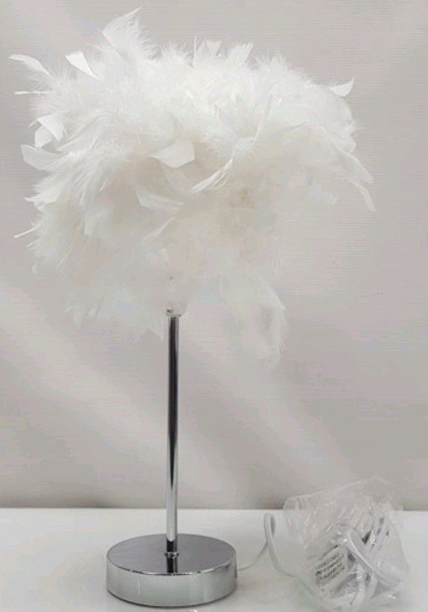 Lampa stołowa Hattie Feather z kaczym piórem biała