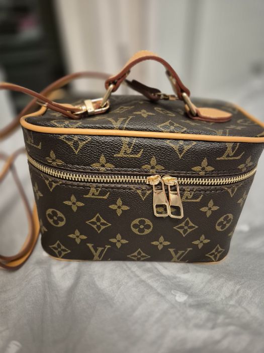 Piękna  kosmetyczka w stylu LV unisex