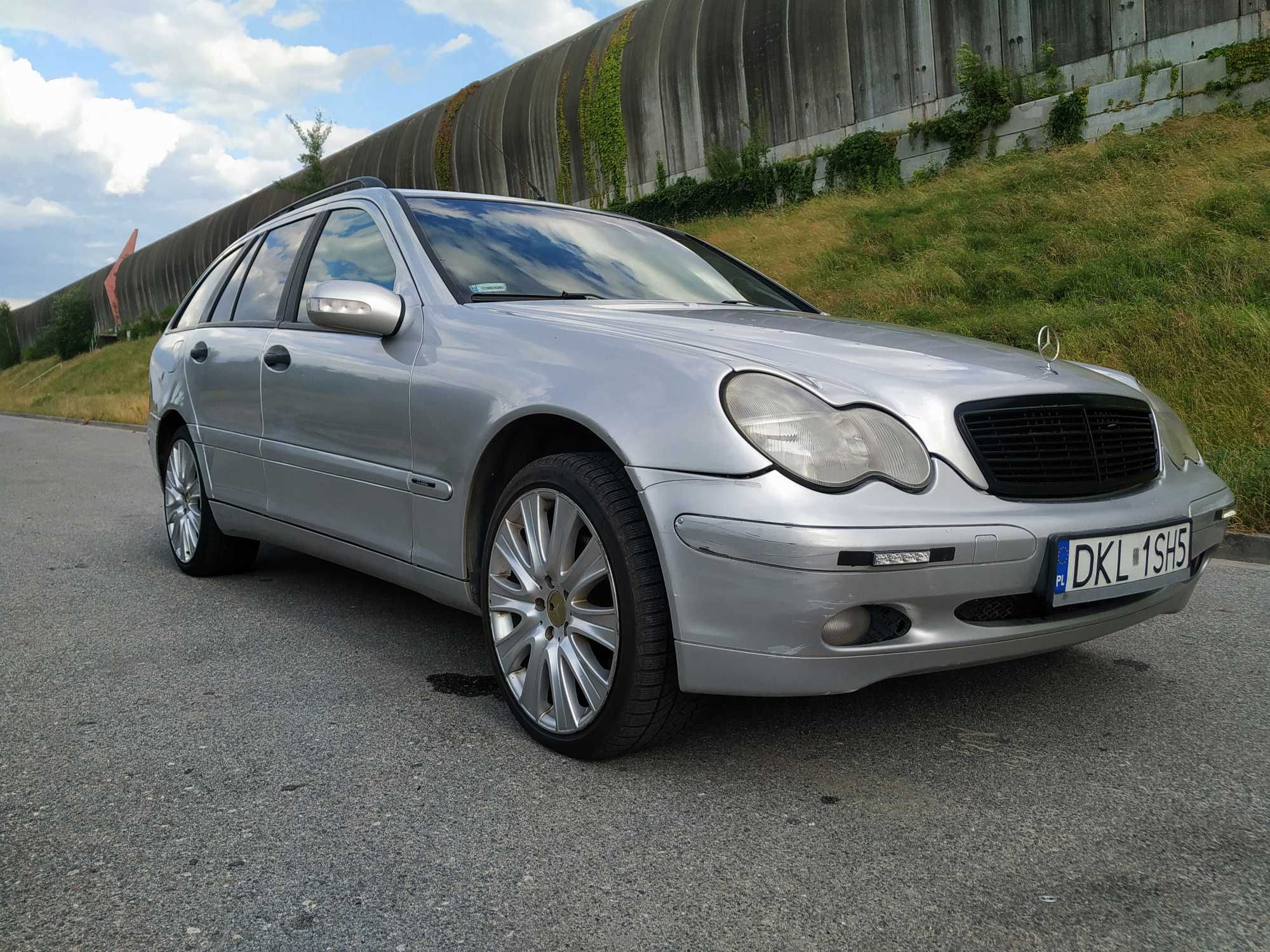 Mercedes -Benz C270 W203 CDI 2.7 automat