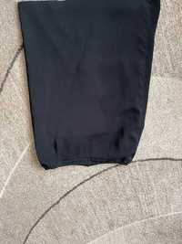 Klasyczna czarna spódnica