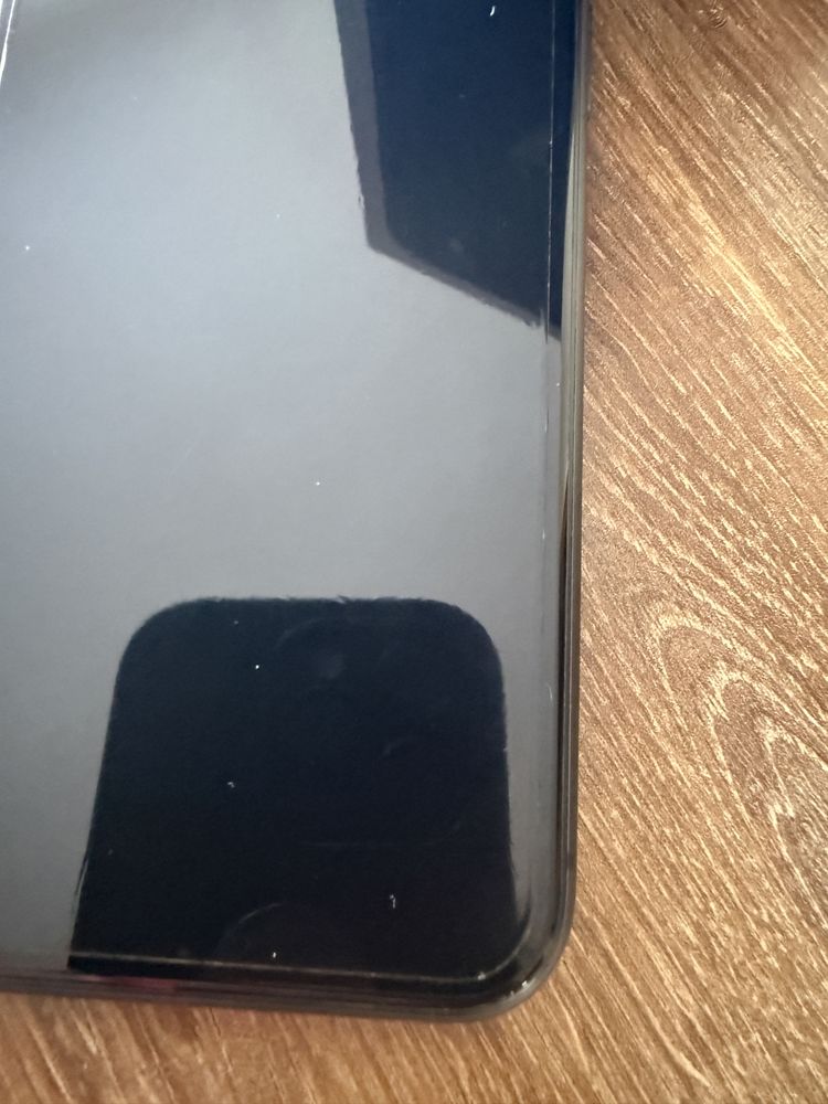 IPhone 11  uzytkowany przez trzy lata