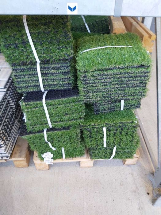 Podest tarasowy 30x30x2.2 cm sztuczna trawa DLH-Cena 9,99 pln sztuka