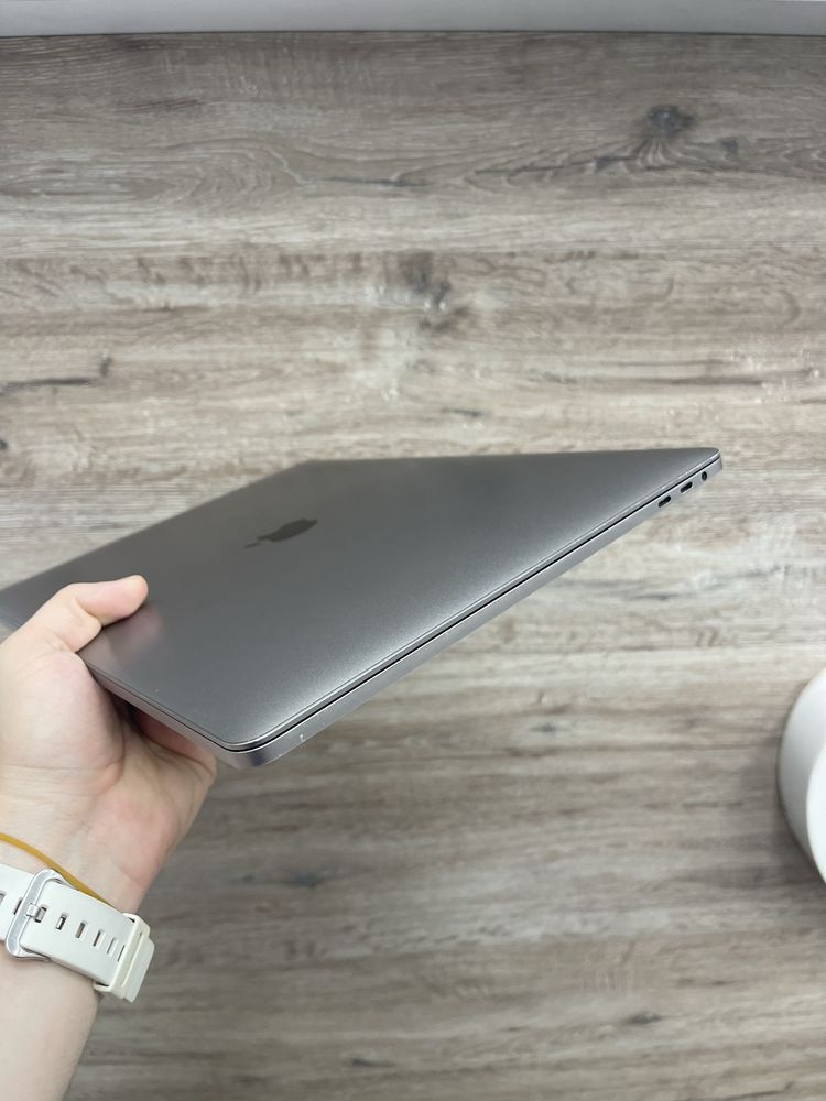 MacBook Pro 15 2017 i7/16/512 Space Gray