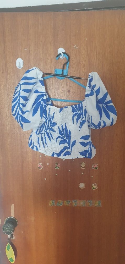Conjunto de tope e saia comprida