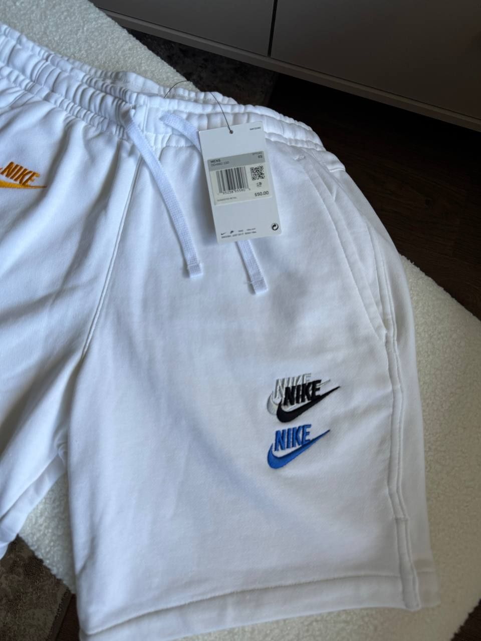 Шорти Nike  DD 4682-100 нові оригінал