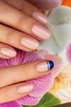 Manicure hybrydowy. Wzmocnienie płytki paznokcia.