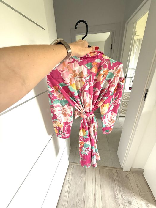 Koszulowa sukienka Zara w kwiaty  wiazana w pasie pasek xs/s