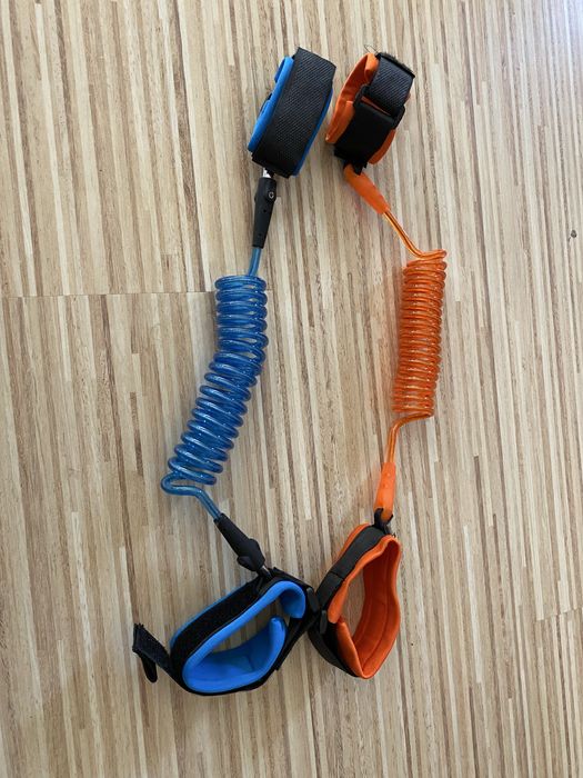 Smycz dla dziecka na rękę przeciwko zgubieniu