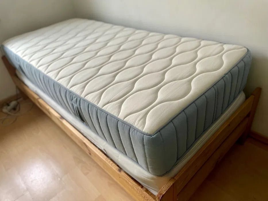 Ikea VÅGSTRANDA materac 90x200 cm