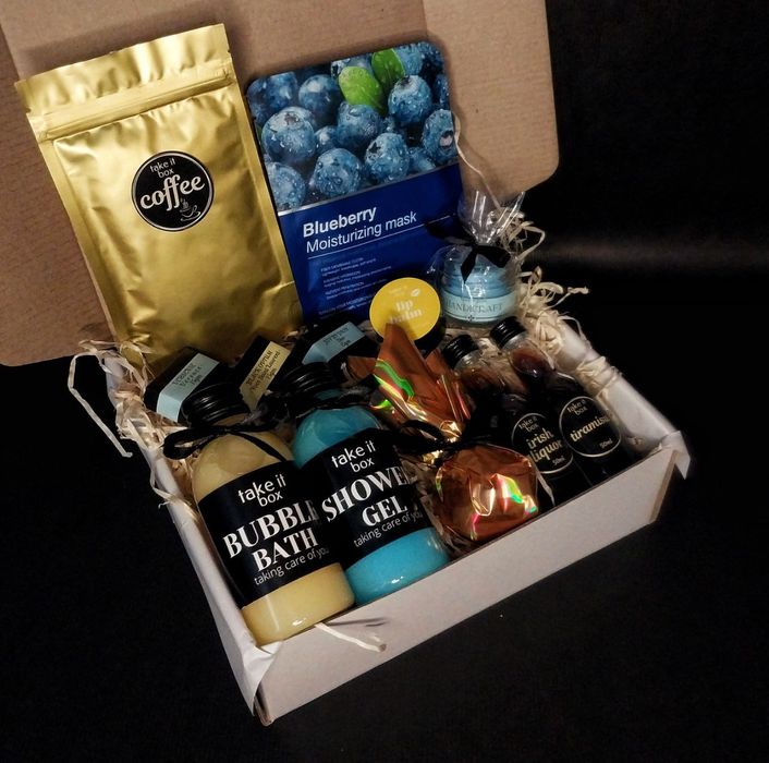 Подарунковий набір для дівчини, жінки на свято/День народження/Бьюти б