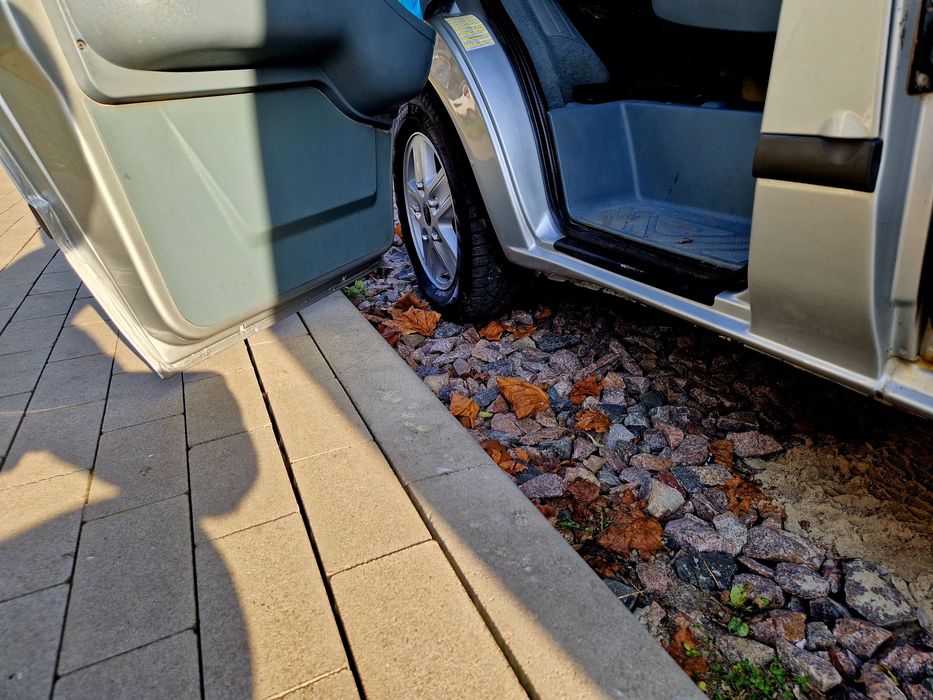 Автомобіль в гарному стані.