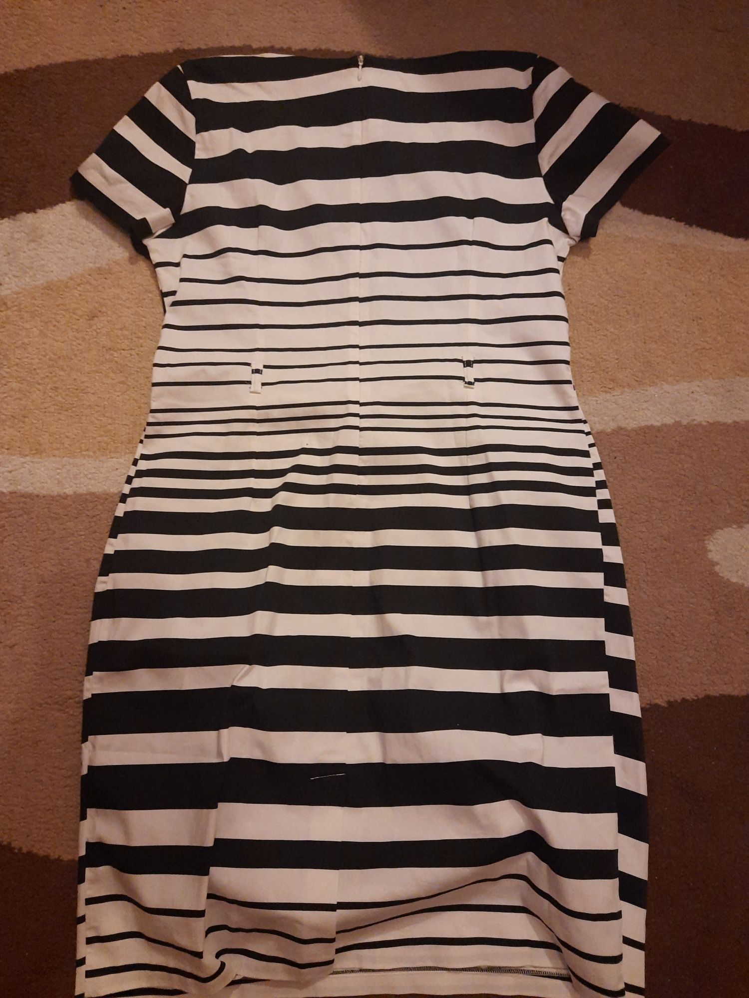 Bialo-czarna sukienka rozmiar z metki44