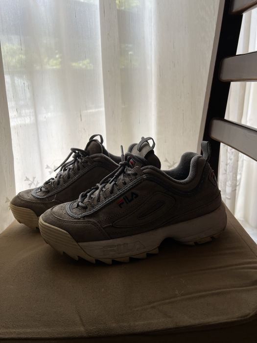 Sapatilhas Fila Cinza Camurça