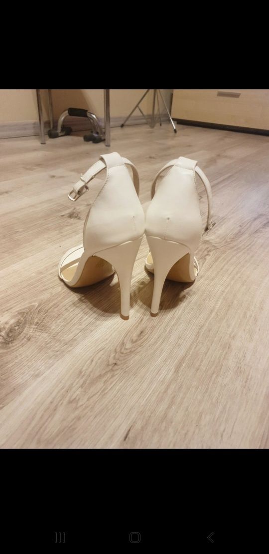 Truffle Collection 38 sandały szpilki białe ślub