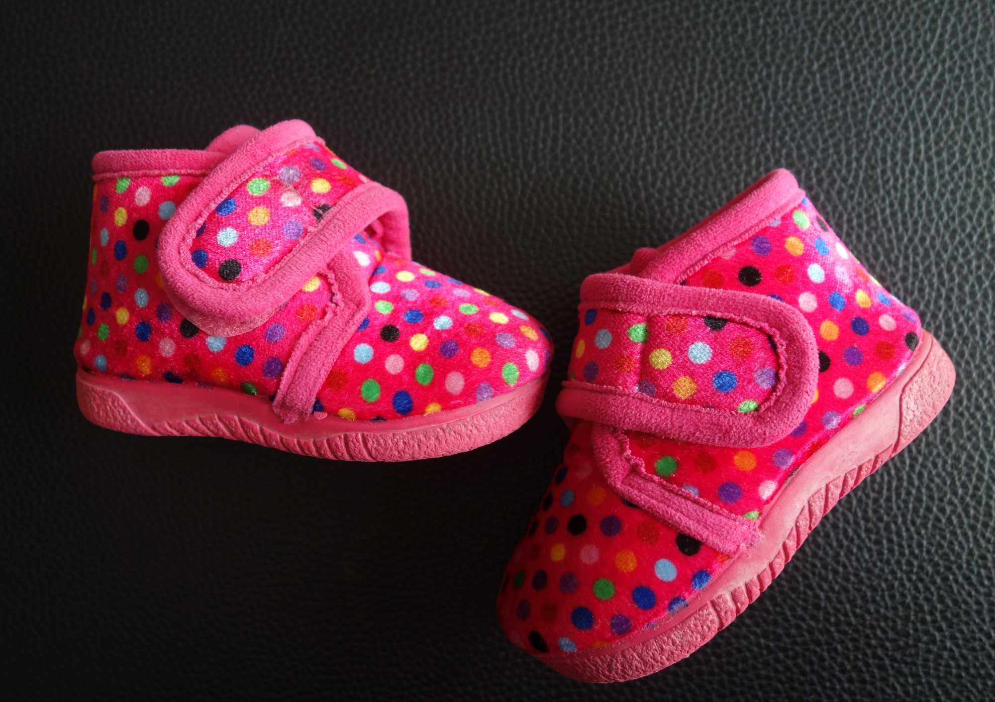 Sapatinhos para Bebé tam. 19 com velcro rosa com bolinhas