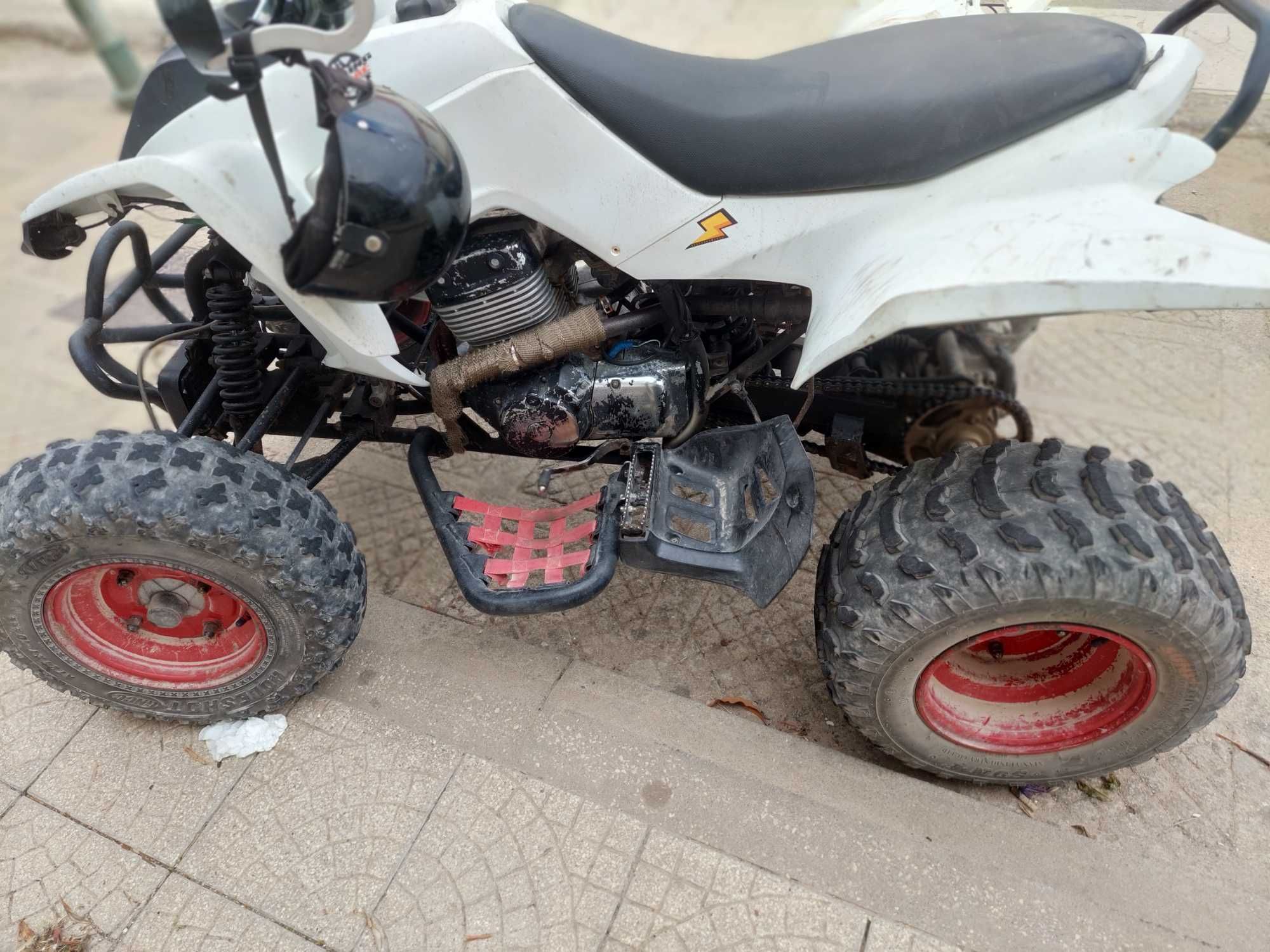 Troco moto 4 por uma mota de duas rodas até 125 a 25