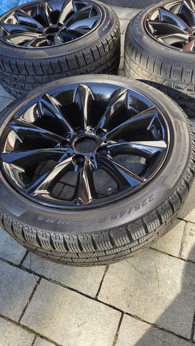 Kola BMW 17 cali z oponami zimowymi Pirelli.  Stan bdb!