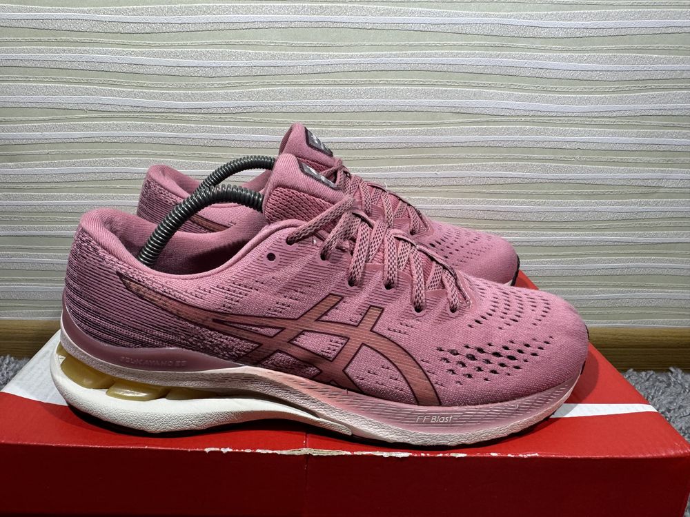 Кроссовки Asics GEL-KAYANO 28 Розмір 41.5 Original Взуття