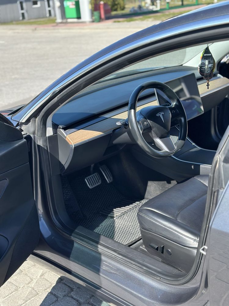 Tesla Model 3 2018 long Range 75