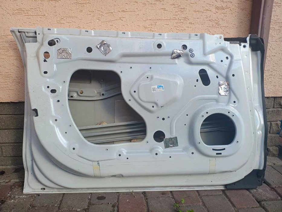 Водійські двері для Tesla S