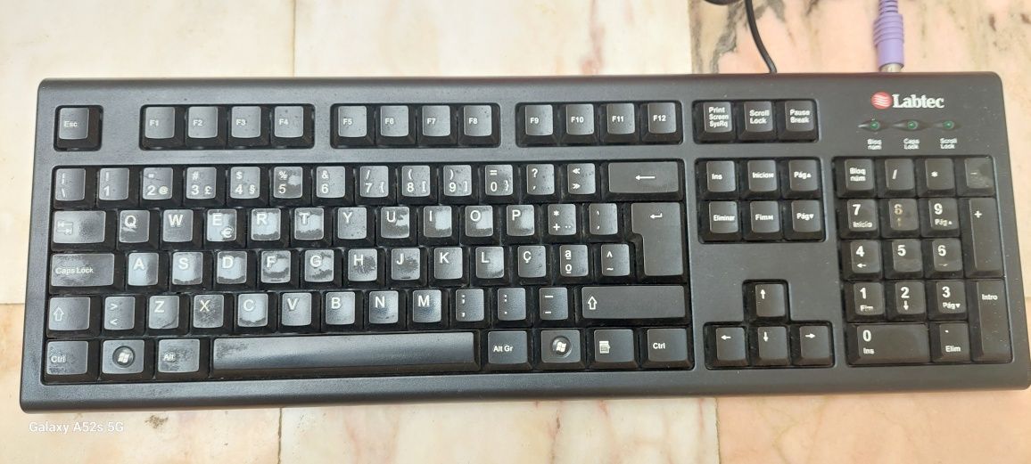 Teclado Labtec. Entrego na zona da Tapada das Merces