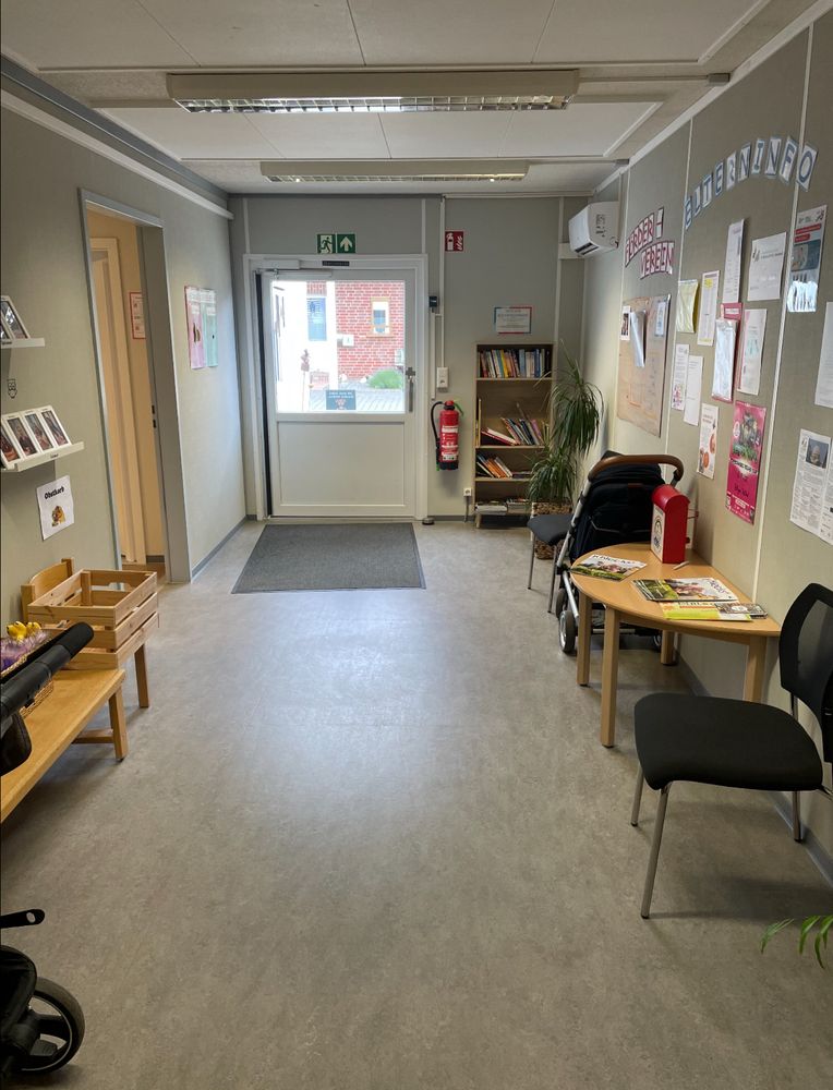 Kontenery biurowe Adapteo – 35 modułów, 630 m² – gotowe do użytku!