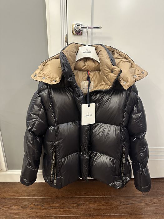 Женский пуховик Moncler