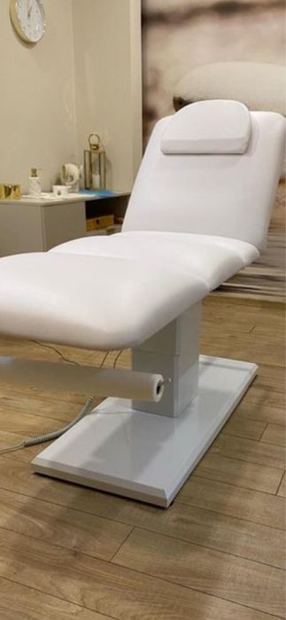 Fotel elektryczny kosmetyczny biały