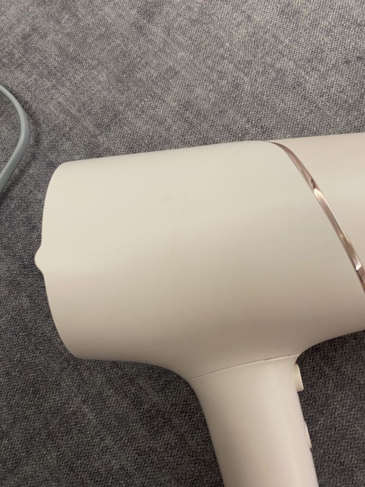Suszarka do włosów Philips BHD530