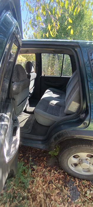 Внедорожник kia sporteg (рамная)  полноприводная