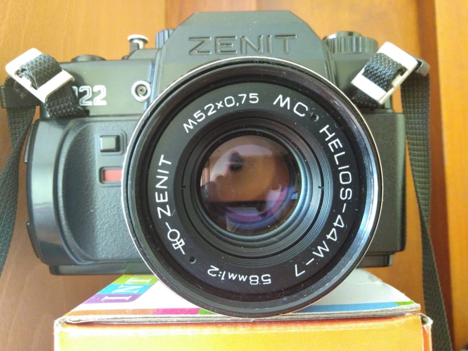 Máquina Fotográfica Reflex - ZENIT 122 (Novo Preço)