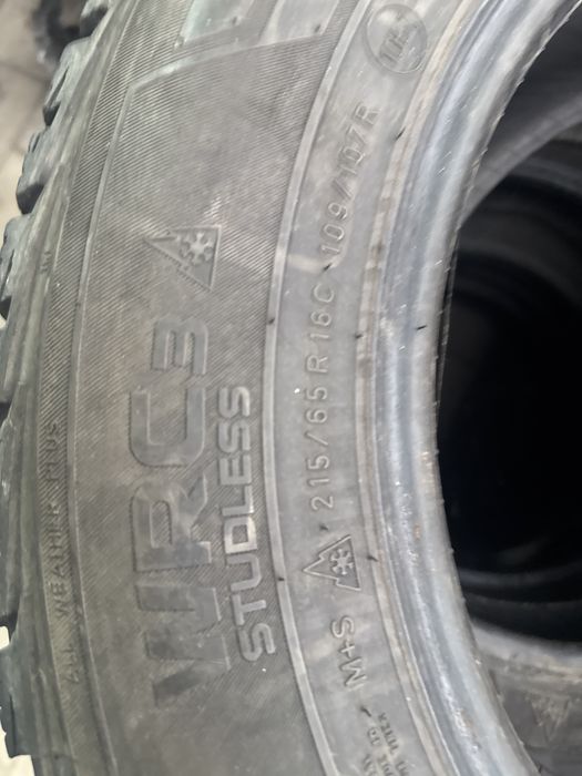 Шини резина 215/65/16с r16c Nokian пара зимні