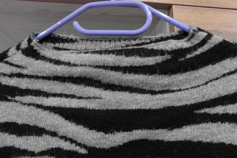 Gruby, ciepły sweter damski - 48/50