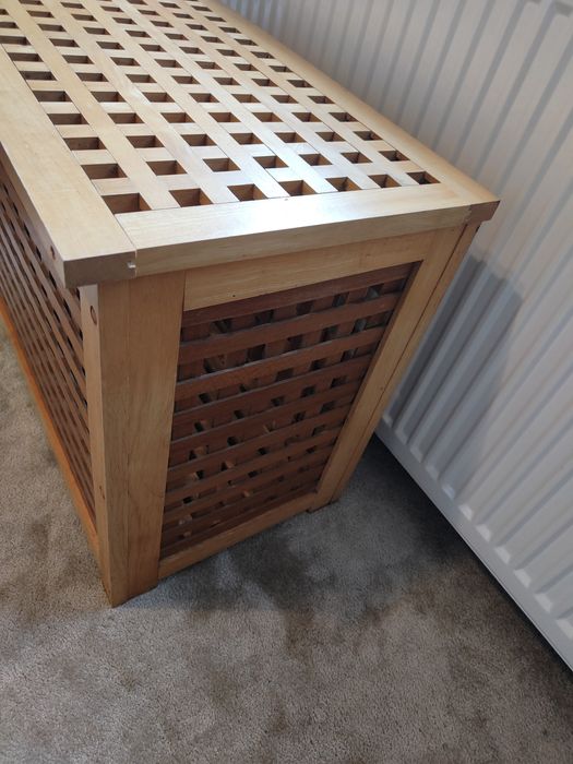 Skrzynia na pranie Ikea ażurowa na zabawki z litego drewna
