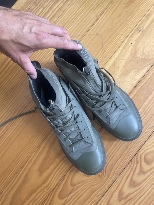 Adidas Goretex semi nova