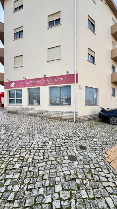 Loja em Peniche – Oportunidade Comercial