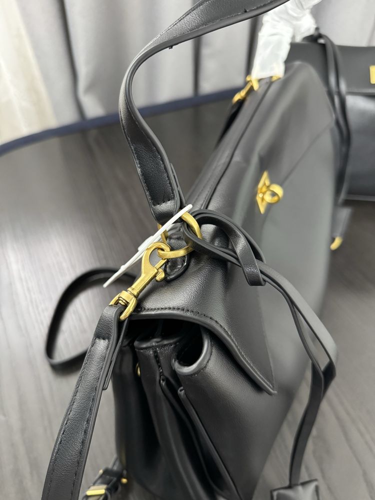 Сумка Balenciaga Rodeo