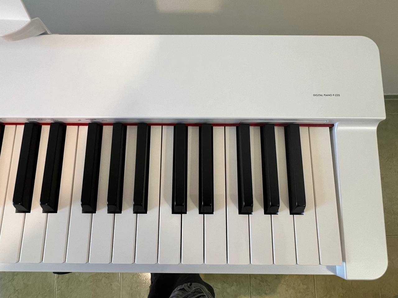 Yamaha p 225 stage piano